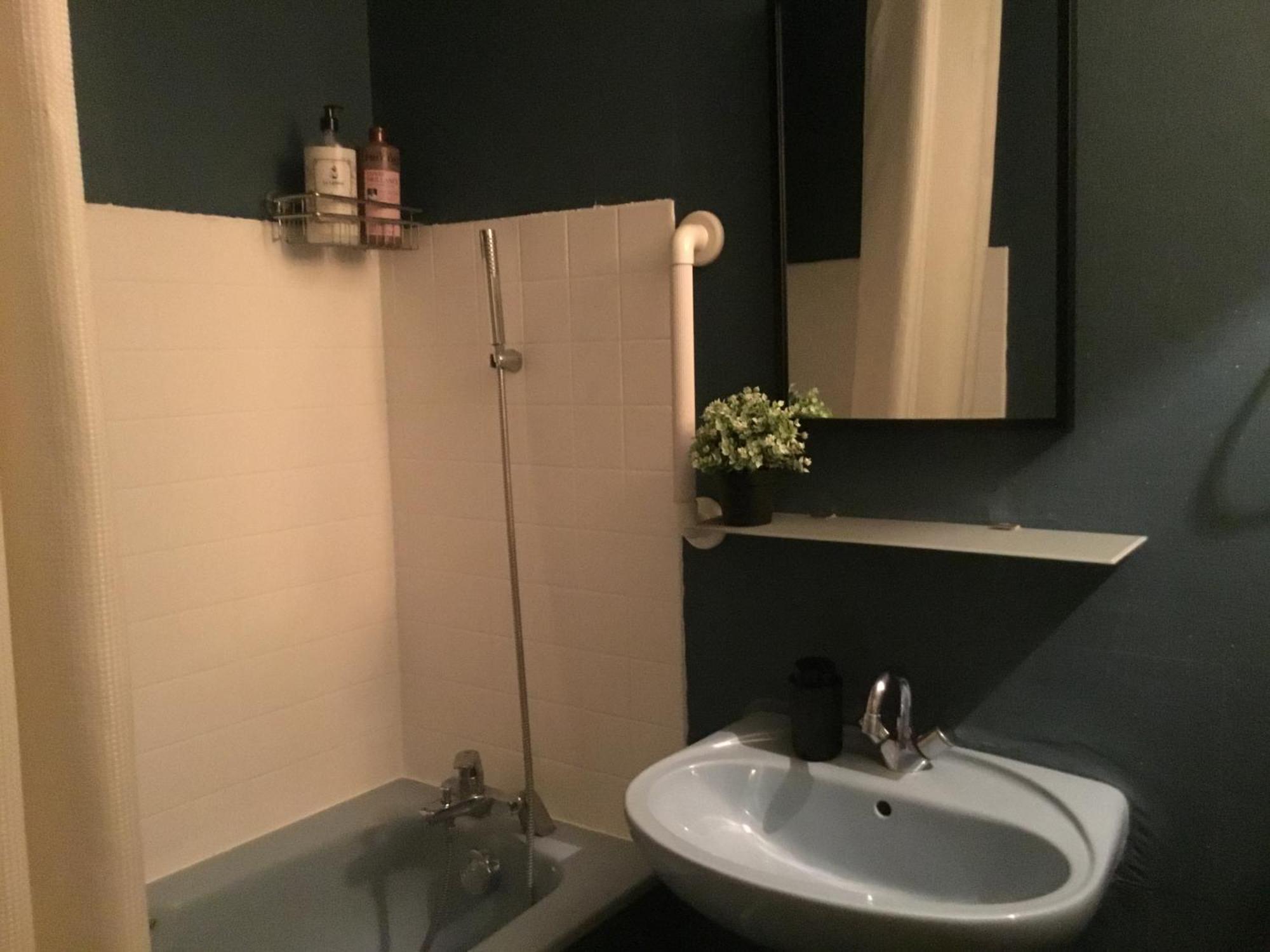 Just For Sleep-Daily Stay 20H To 10H Apres Votre Arrivee Dans Le Batiment D'Entree, Contact I'Hote Via Le Message Ici De Reservation Pour L'Enregistrement I'Entree Dans La Propriete Sans I'Approbation Est Interdite-Resevation D'Un Tiers Est Inaccepta Bobigny Zewnętrze zdjęcie